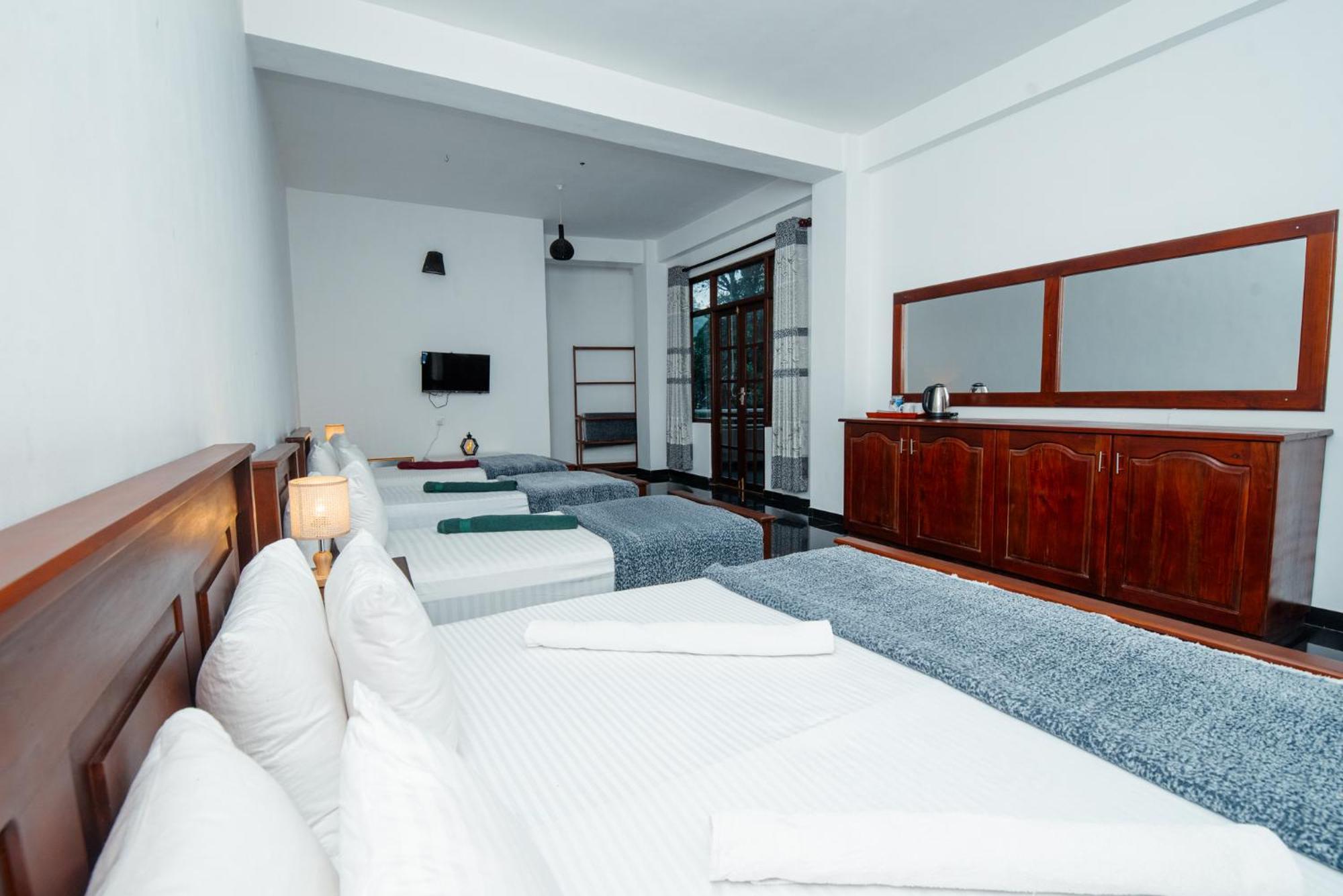 Adams Peak Inn Nallathanniya Kültér fotó