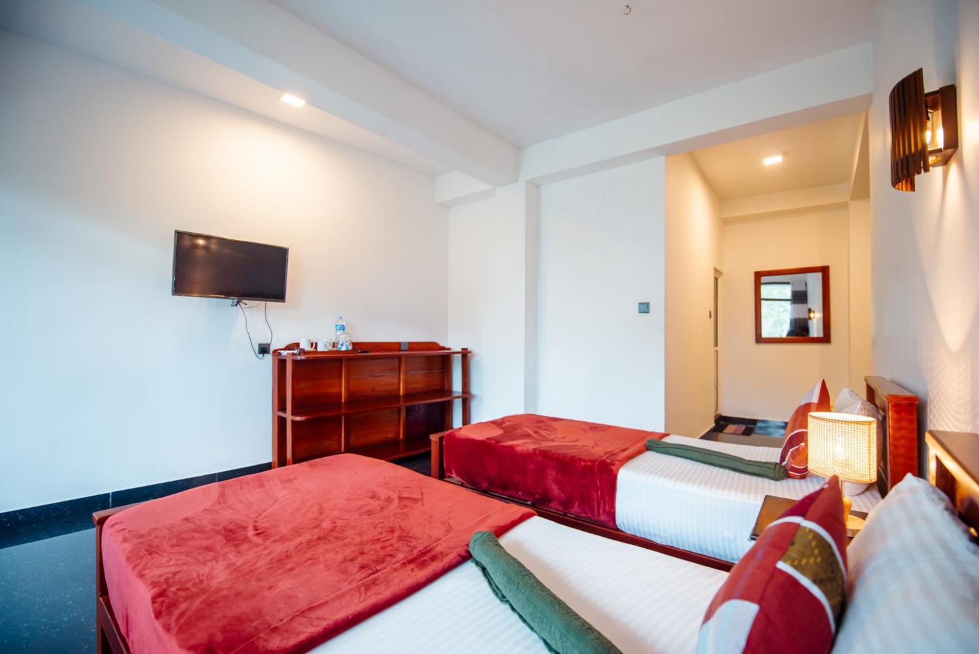 Adams Peak Inn Nallathanniya Kültér fotó